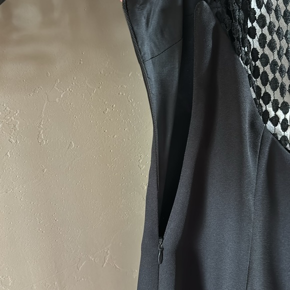 Sz6 Lined Black Dress with eyelet back - Picture 8 of 16